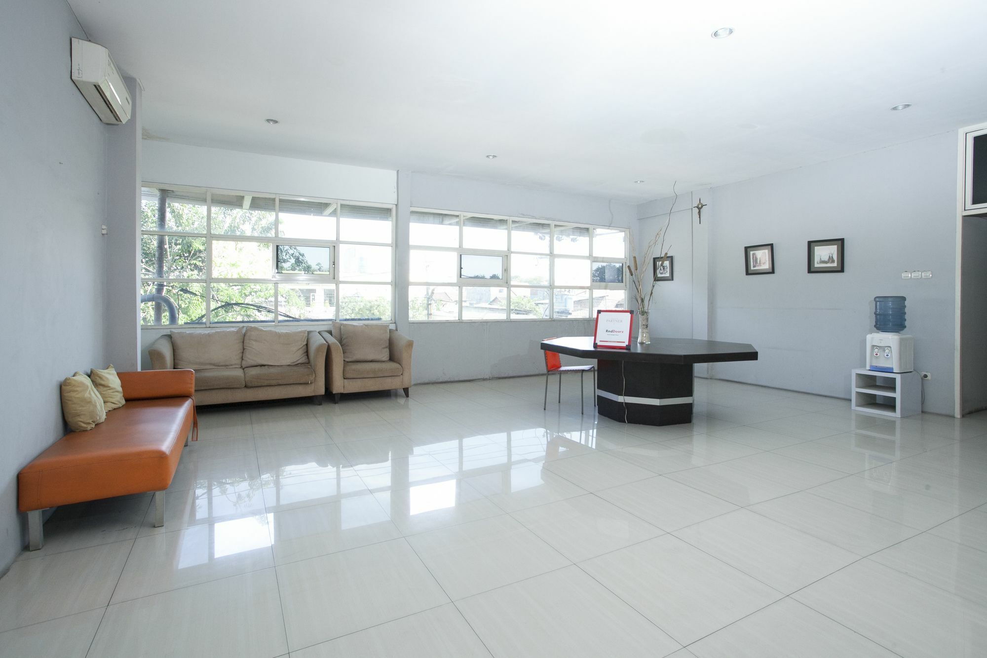Reddoorz At Siwalankerto Surabaya Exterior foto