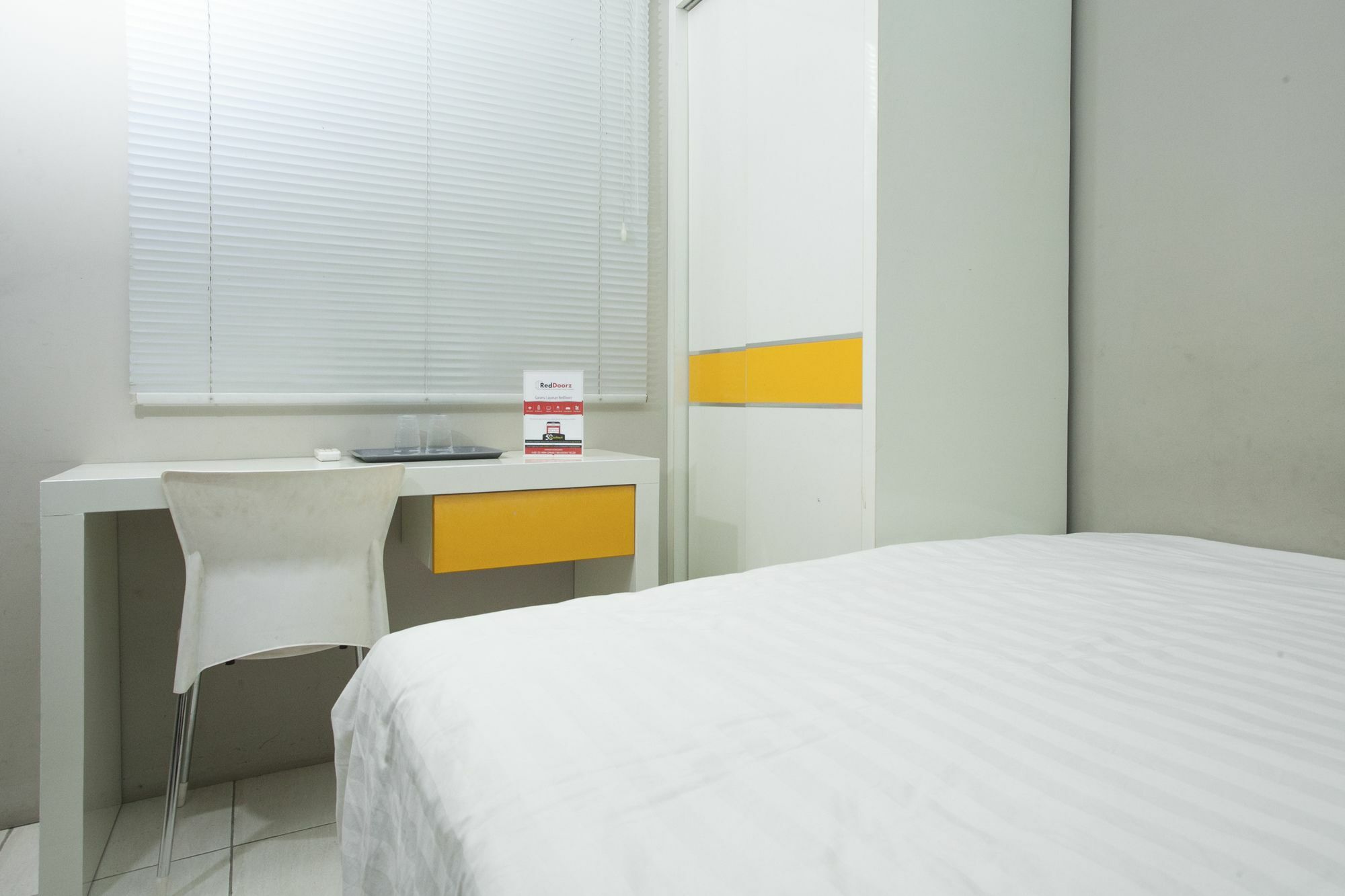 Reddoorz At Siwalankerto Surabaya Exterior foto