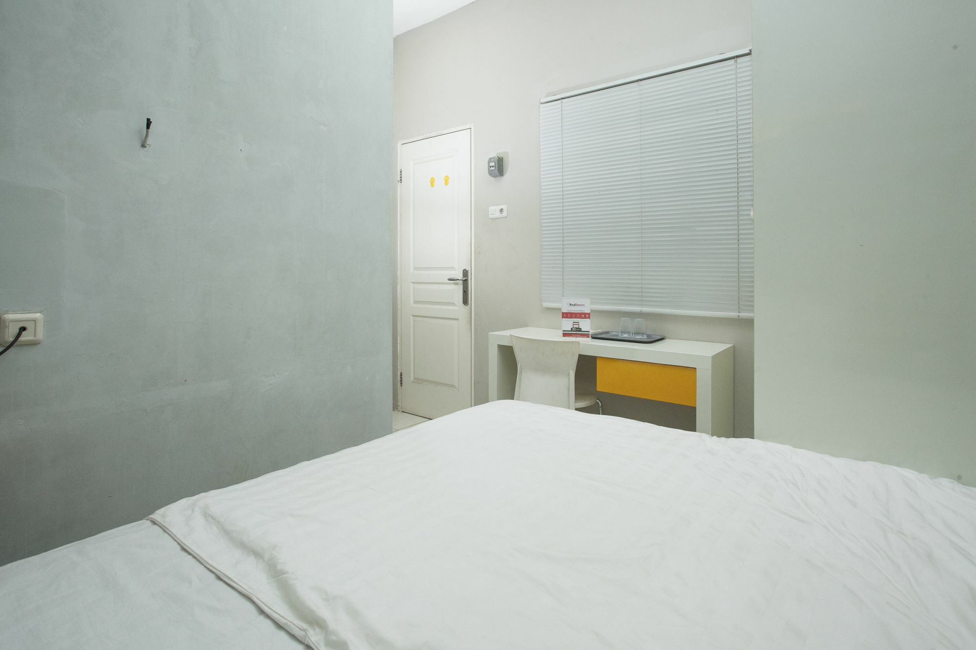 Reddoorz At Siwalankerto Surabaya Exterior foto