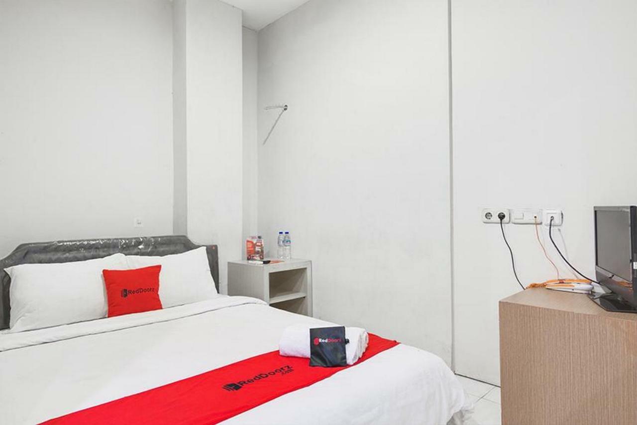 Reddoorz At Siwalankerto Surabaya Exterior foto