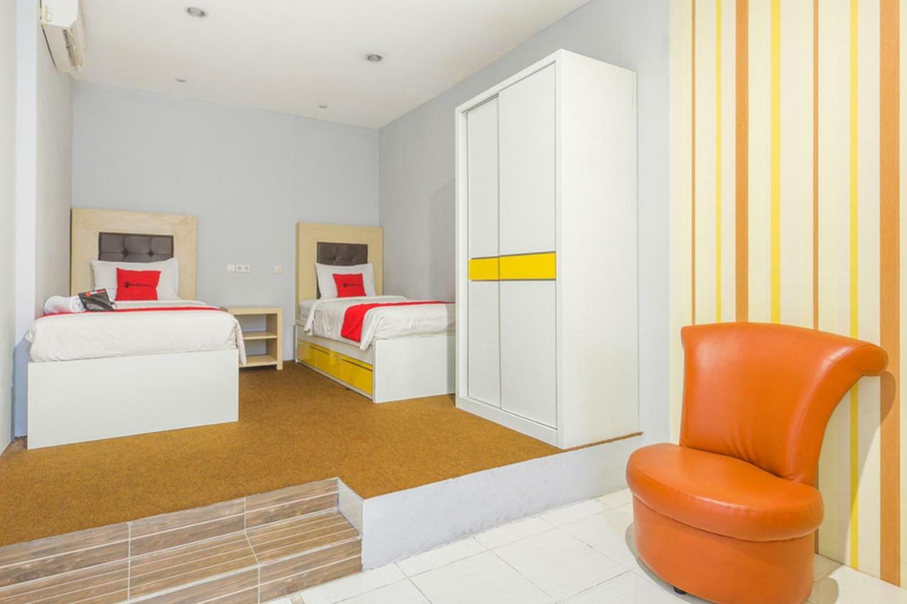 Reddoorz At Siwalankerto Surabaya Exterior foto